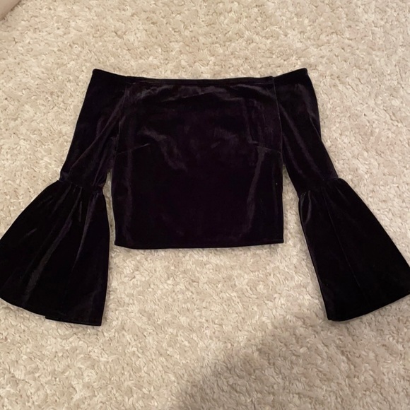 DO+BE Tops - Black Velvet Crop Top